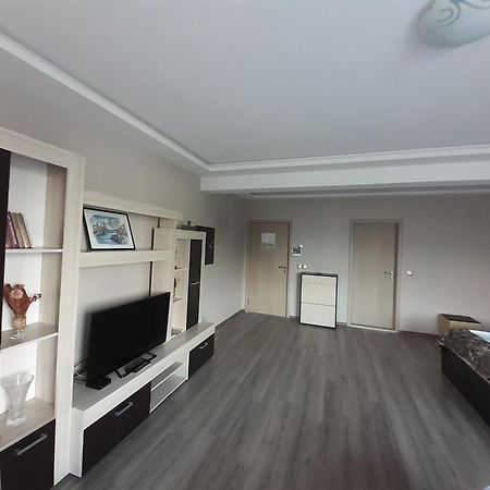 אסנובגראד Alexander Hotel מראה חיצוני תמונה