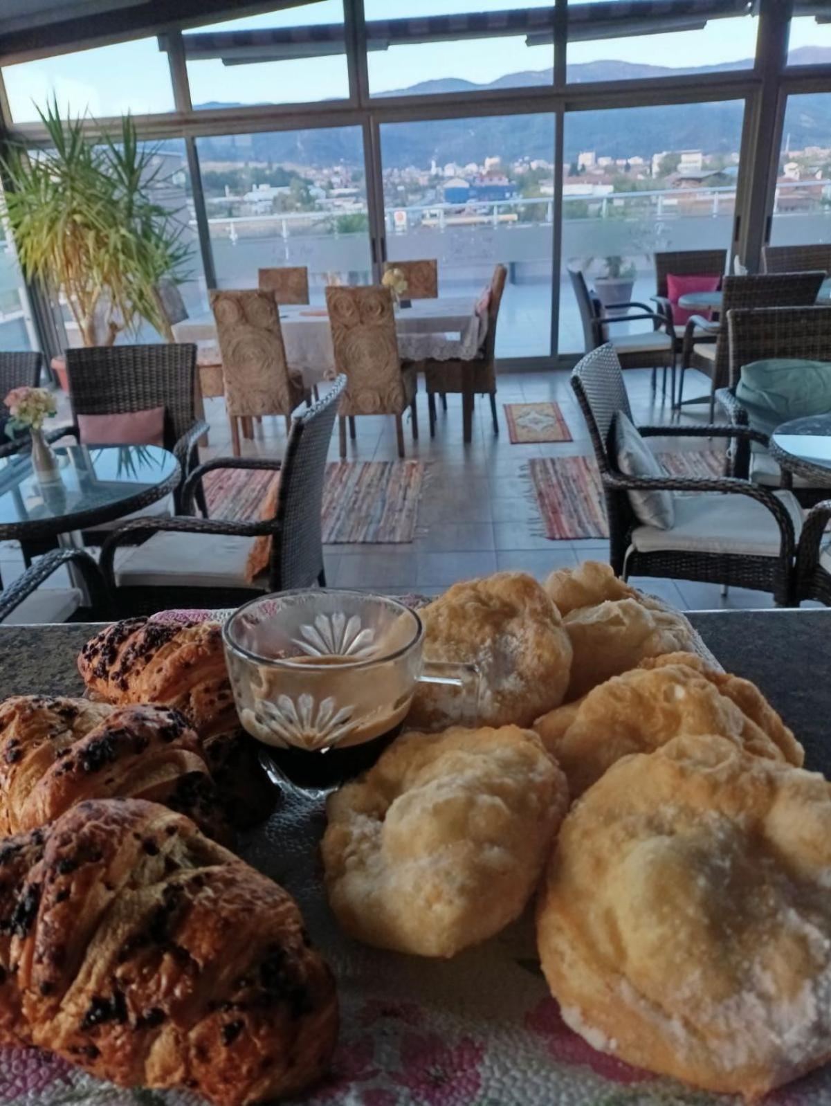 אסנובגראד Alexander Hotel מראה חיצוני תמונה