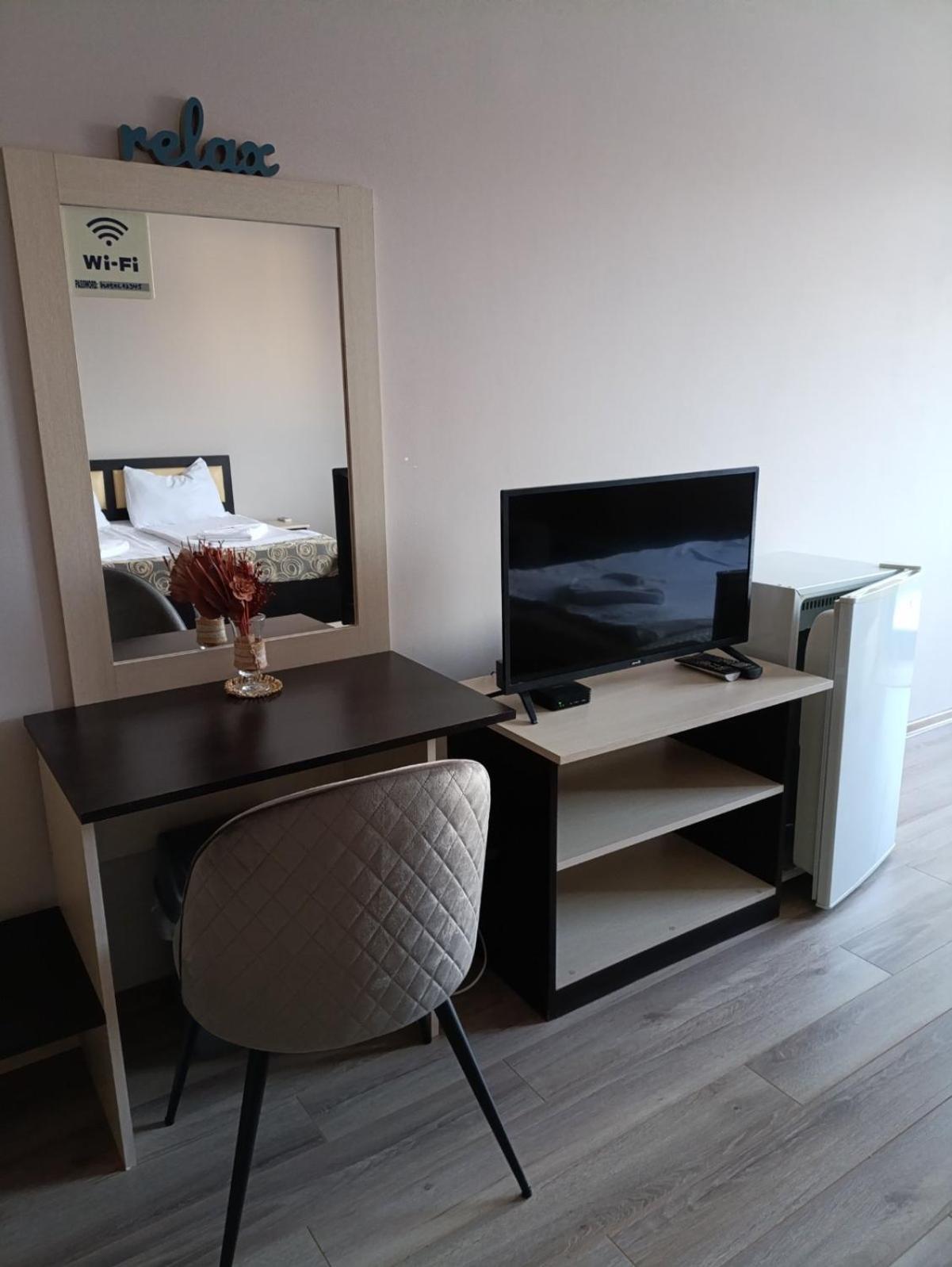אסנובגראד Alexander Hotel מראה חיצוני תמונה