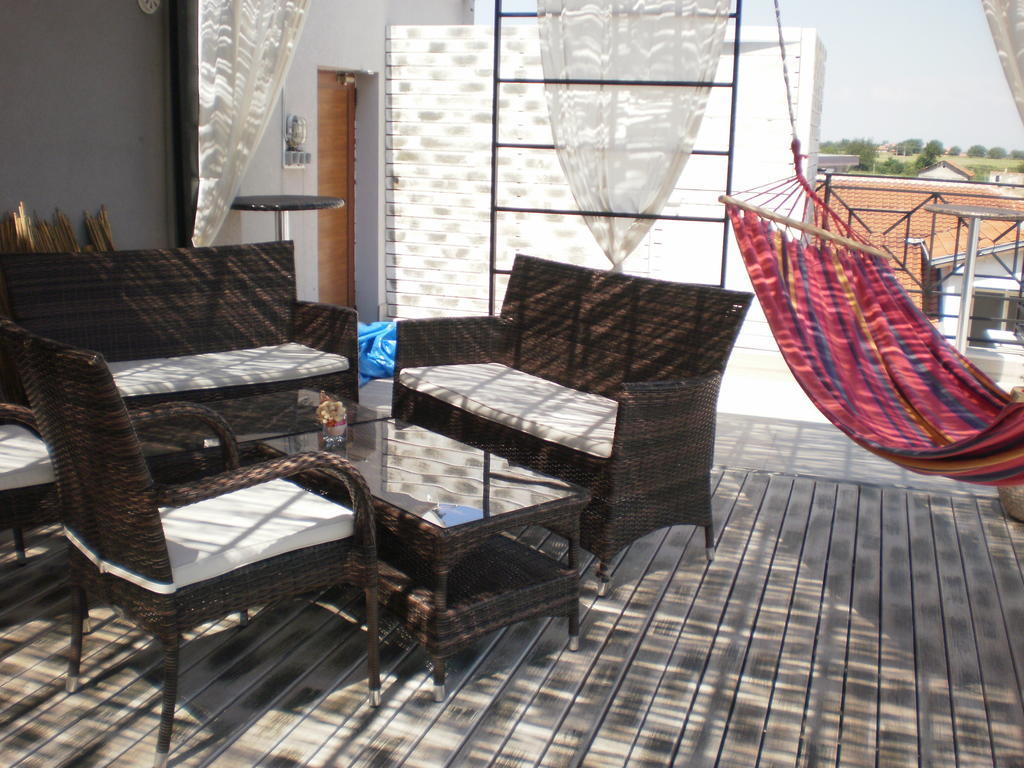 אסנובגראד Alexander Hotel מראה חיצוני תמונה