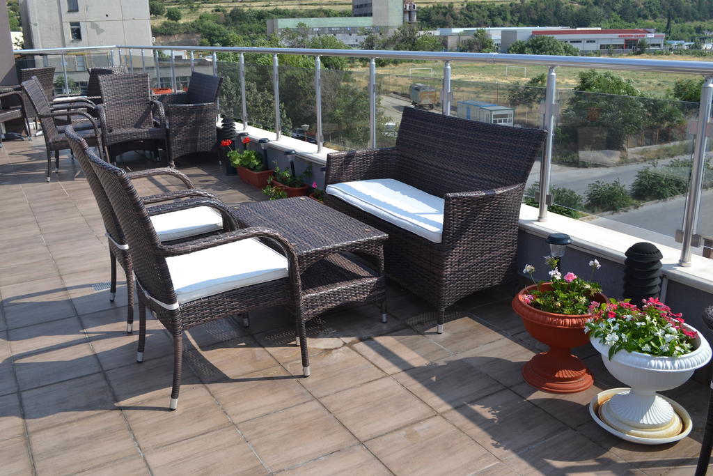 אסנובגראד Alexander Hotel מראה חיצוני תמונה