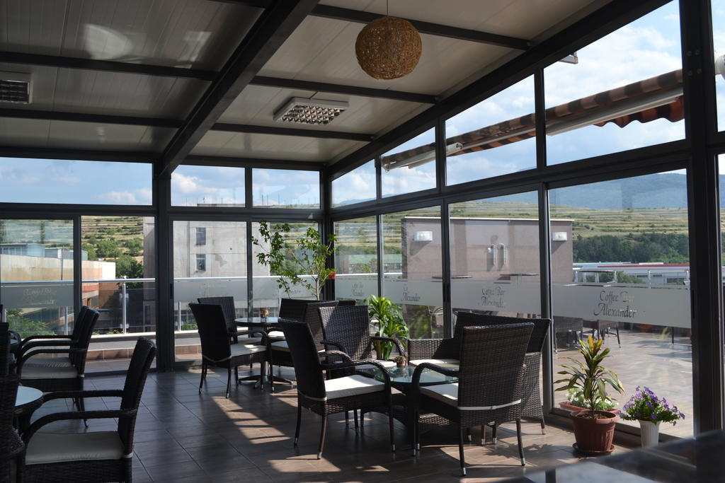 אסנובגראד Alexander Hotel מראה חיצוני תמונה
