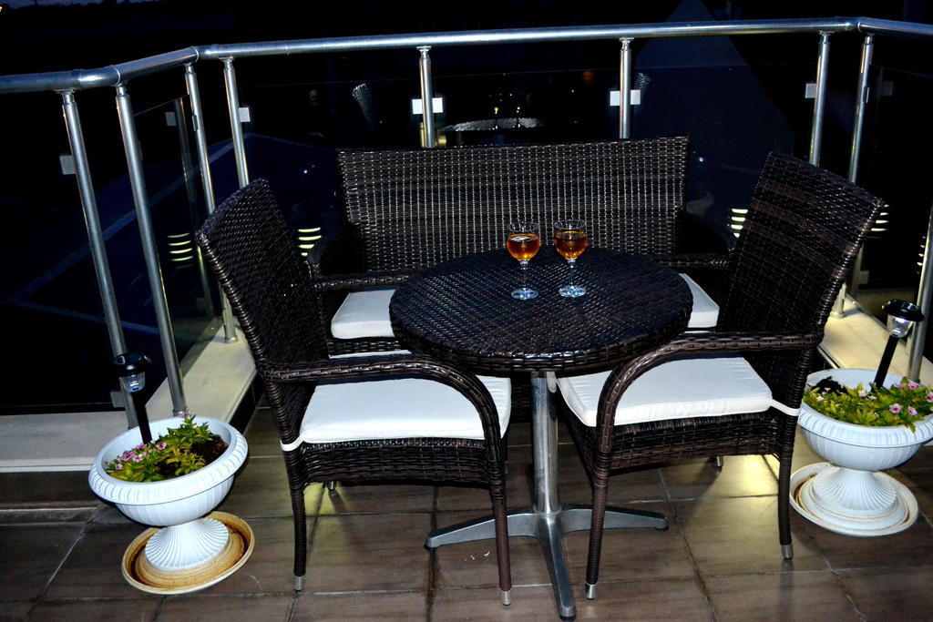 אסנובגראד Alexander Hotel מראה חיצוני תמונה