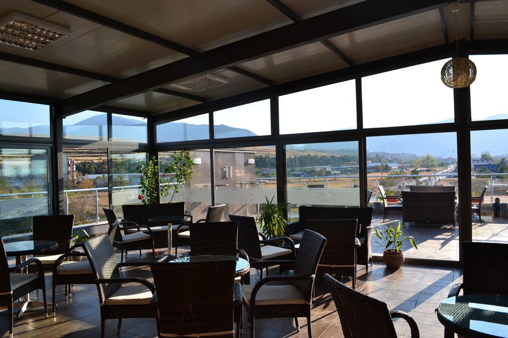 אסנובגראד Alexander Hotel מראה חיצוני תמונה