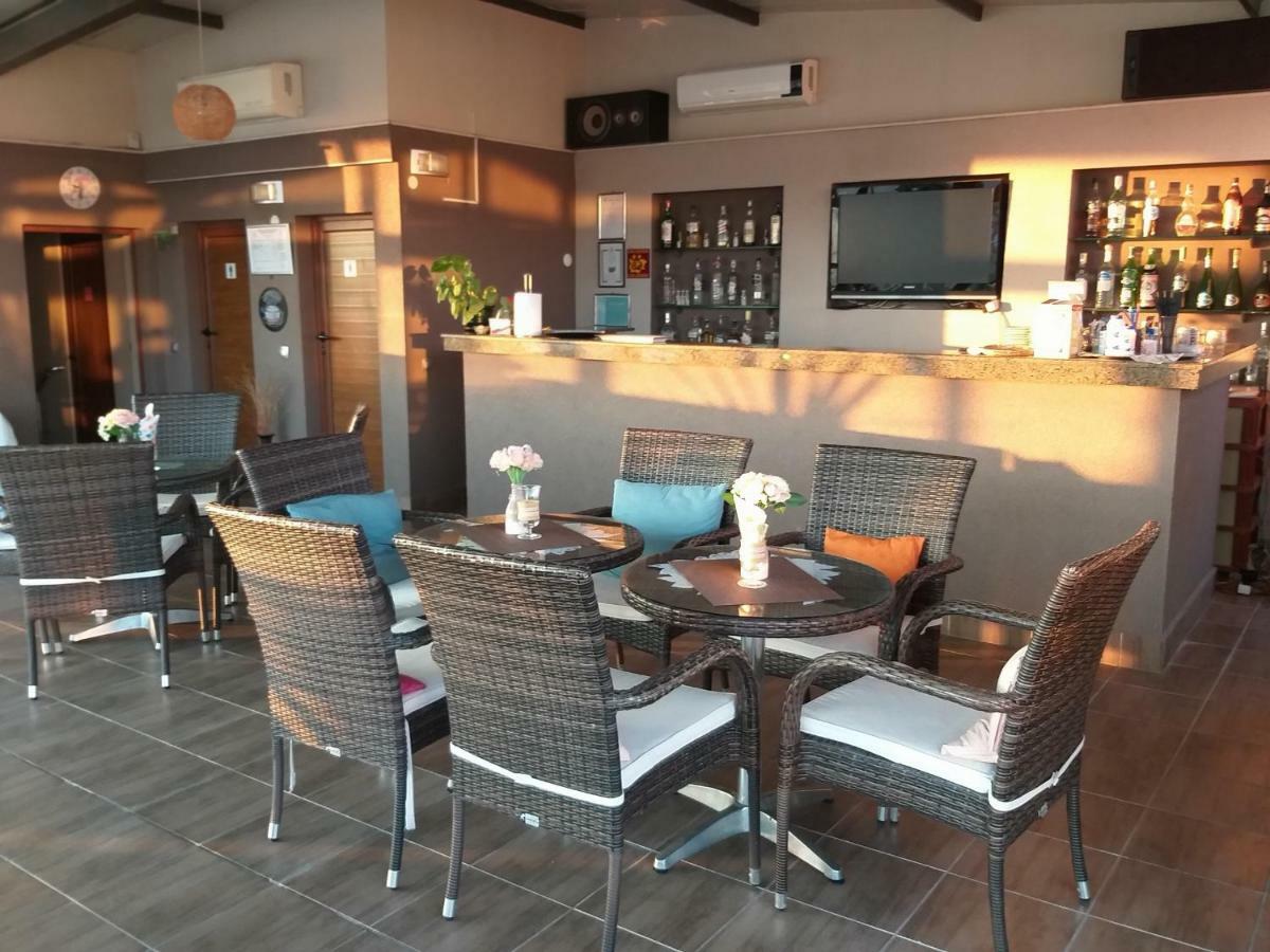 אסנובגראד Alexander Hotel מראה חיצוני תמונה
