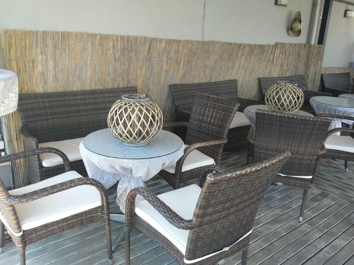 אסנובגראד Alexander Hotel מראה חיצוני תמונה